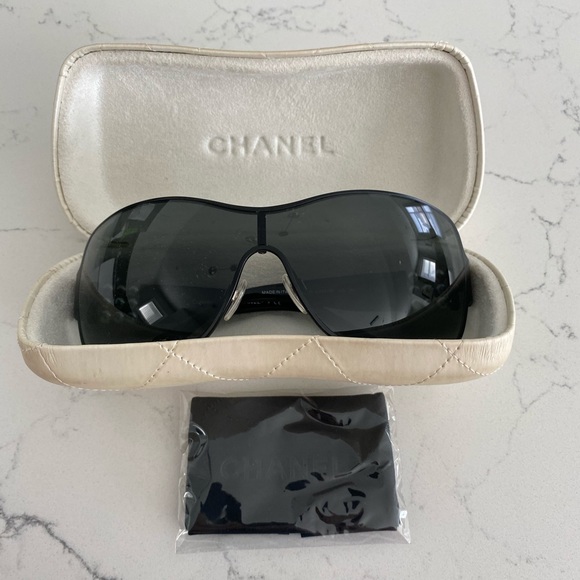 Chanel Black and Pearl Wrap Around Sunglass - Picture 2 of 6